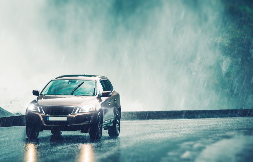 Conseils d’une assurance auto malus : pluie ou grêle en voiture