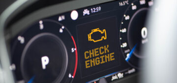 Voyant orange voiture : alerte ou simple rappel ?